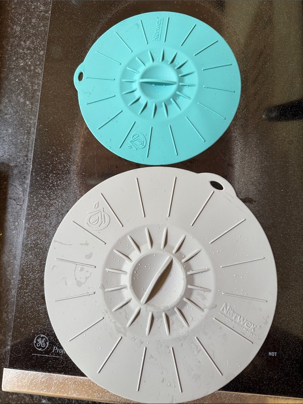 Norwex Silicone Lids in Aqua and Light Gray brand new!